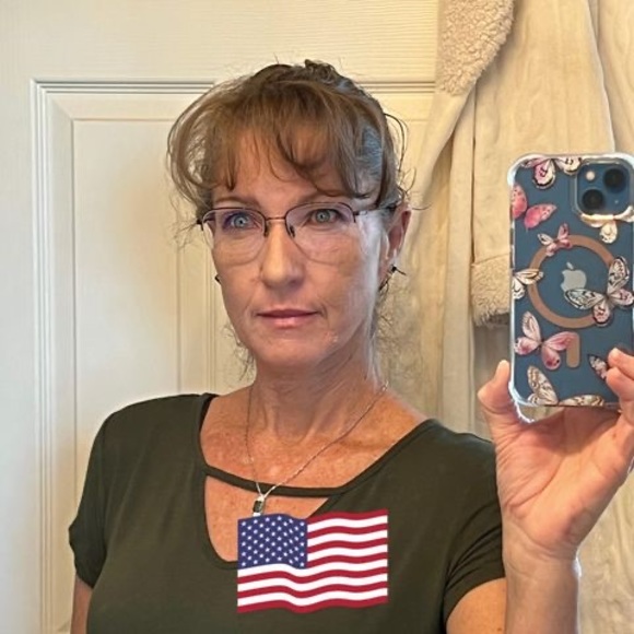 Meet your Posher, Erica - Picture 1 of 1